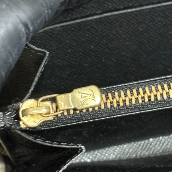 2020’ Louis Vuitton Giant Reverse Monogram Zippy Wallet - Picture 8 of 12